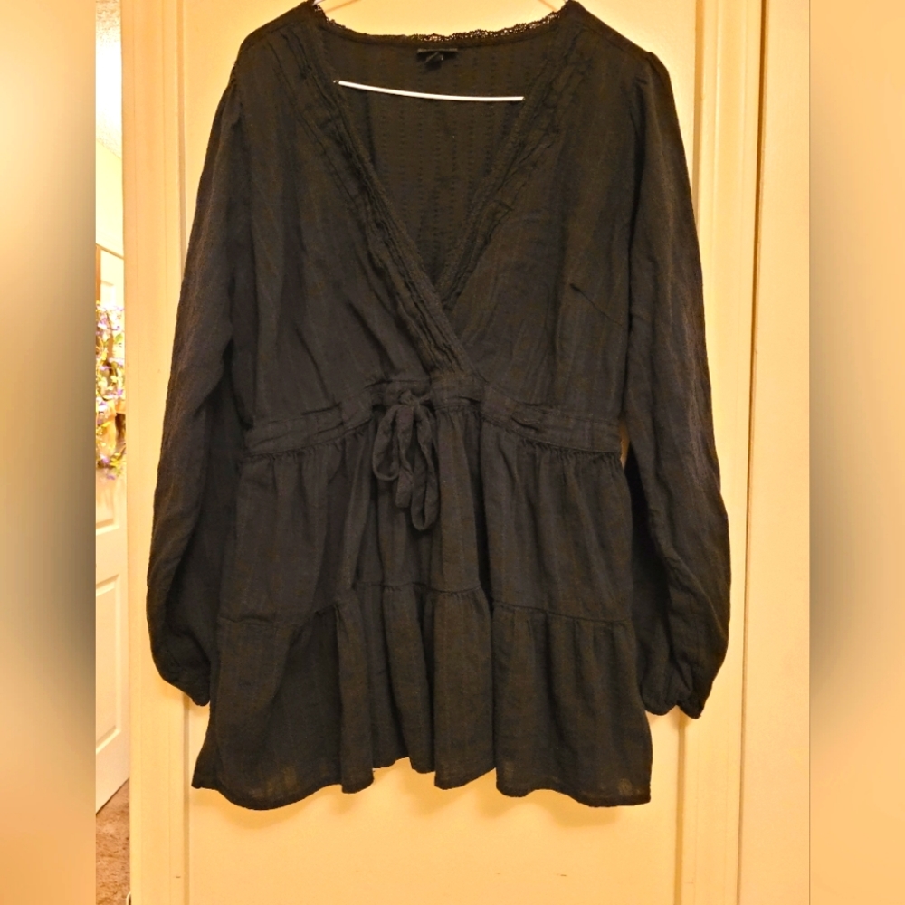 Torrid, Babydoll Cotton Surplice Tiered Top in Black